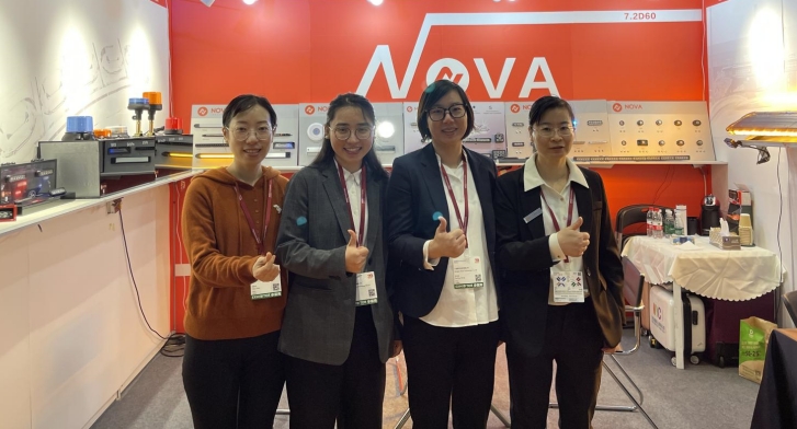 Proizvajalec opozorilnih luči NOVA v Automechanika Shanghai